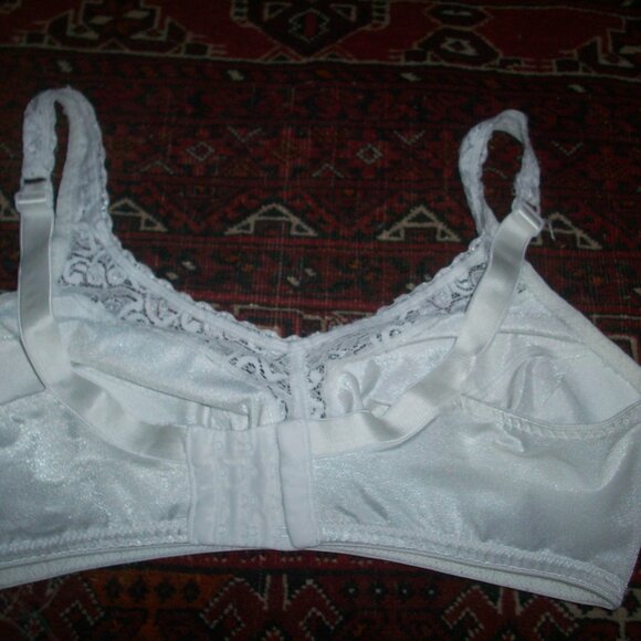 Playtex Collection Bra White Lace Trimmed Not Padded #4251 Sz 36D Made in USA - Picture 1 of 8